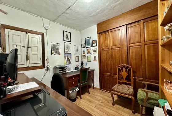 Venta - Chalet Independiente -
Yecla - Inland