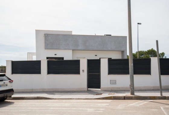 Venta - Chalet Independiente -
Pinar de Campoverde - LOS ROMEROS