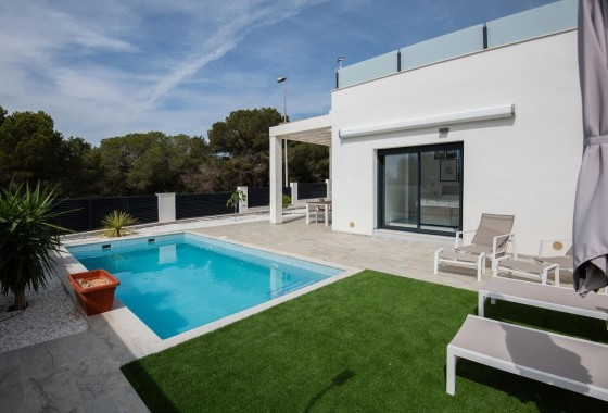 Venta - Chalet Independiente -
Pinar de Campoverde - LOS ROMEROS