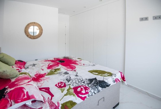 Venta - Chalet Independiente -
Pinar de Campoverde - LOS ROMEROS
