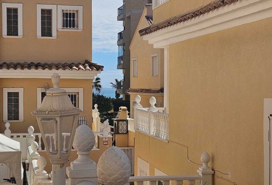 Resale - Freistehende Villa -
Guardamar del Segura - Campomar