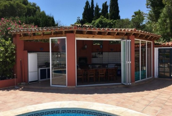 Herverkoop - Vrijstaande Villa -
Alfaz del Pi - Costa Blanca