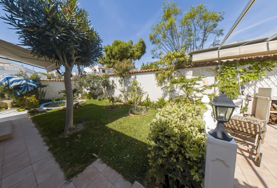 Sprzedaż - Willa wolnostojąca -
Torrevieja - Costa Blanca