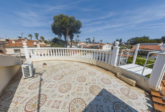Sprzedaż - Willa wolnostojąca -
Torrevieja - Costa Blanca