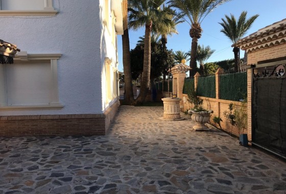 Venta - Chalet Independiente -
Orihuela Costa - Cabo Roig