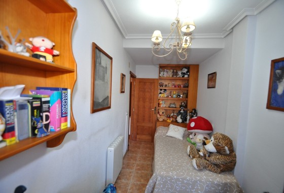 Revente - Maison de ville -
Pinoso - Inland