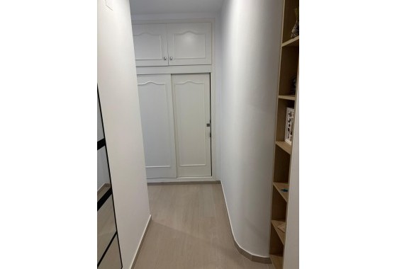 Sprzedaż - Apartament / Mieszkanie -
Torrevieja - Center