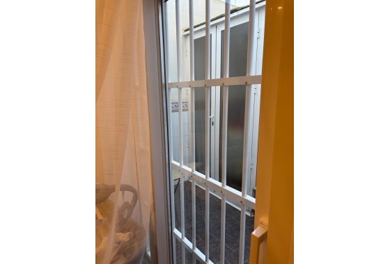 Sprzedaż - Apartament / Mieszkanie -
Torrevieja - Center