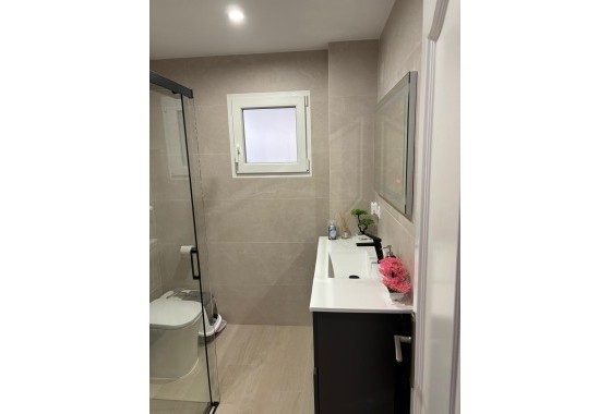 Sprzedaż - Apartament / Mieszkanie -
Torrevieja - Center