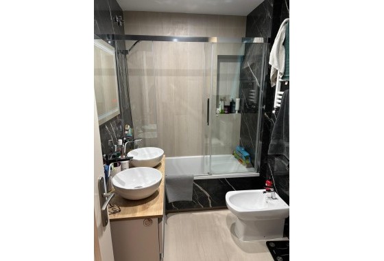Sprzedaż - Apartament / Mieszkanie -
Torrevieja - Center