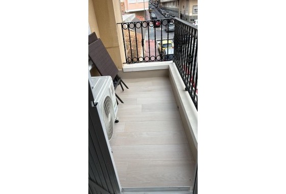 Sprzedaż - Apartament / Mieszkanie -
Torrevieja - Center