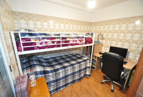Revente - Maison de ville -
Pinoso - Inland