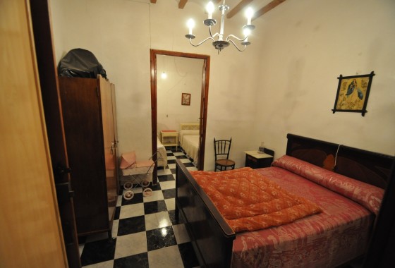 Venta - Casa de pueblo -
Pinoso - Inland