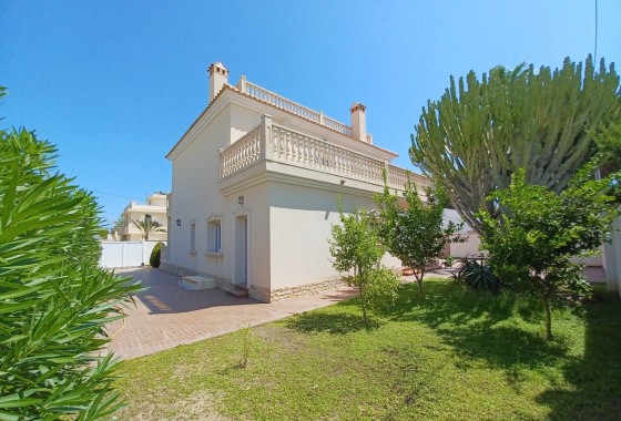 Venta - Chalet Independiente -
Cabo Roig - Costa Blanca