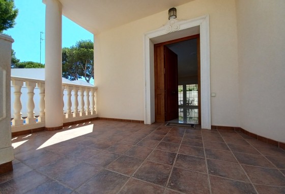 Venta - Chalet Independiente -
Cabo Roig - Costa Blanca