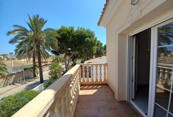 Venta - Chalet Independiente -
Cabo Roig - Costa Blanca