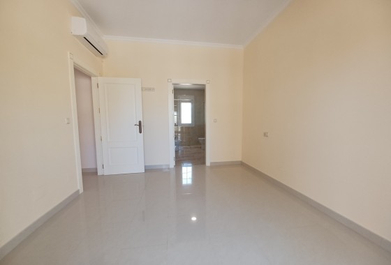 Venta - Chalet Independiente -
Cabo Roig - Costa Blanca