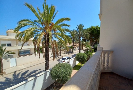 Venta - Chalet Independiente -
Cabo Roig - Costa Blanca