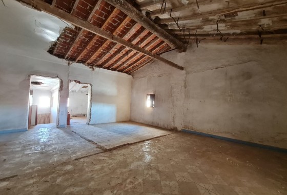 Revente - Maison de ville -
Pinoso - Inland