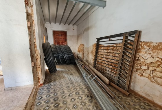 Revente - Maison de ville -
Pinoso - Inland