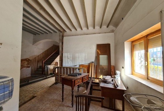 Revente - Maison de ville -
Pinoso - Inland