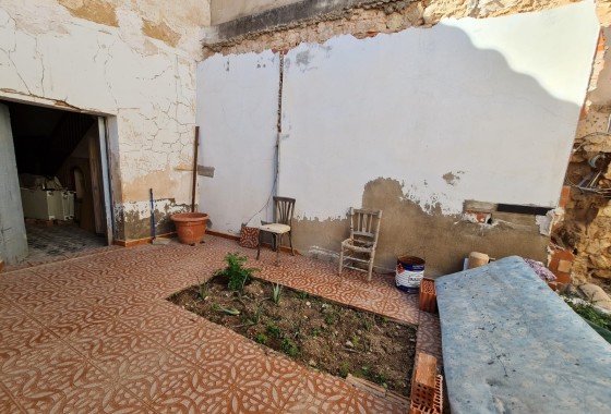 Revente - Maison de ville -
Pinoso - Inland