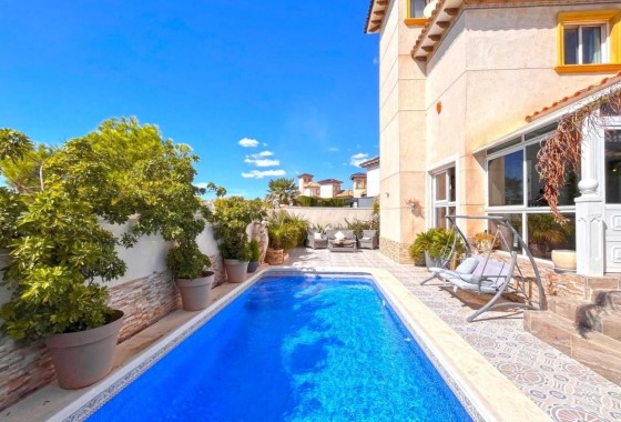Herverkoop - Vrijstaande Villa -
La Zenia - Costa Blanca