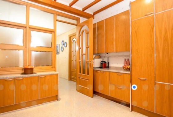 Resale - Stadthaus -
Jumilla - Inland