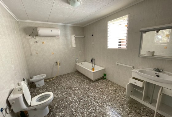 Sale - Detached Villa -
Redován - Inland