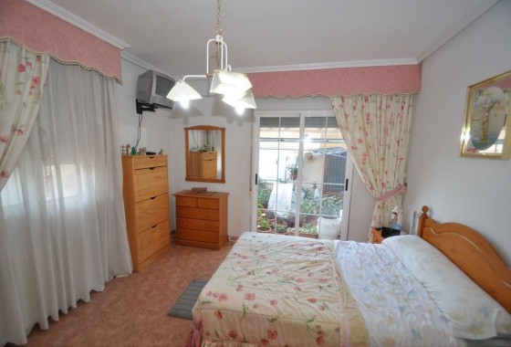 Revente - Maison de ville -
Pinoso - Inland