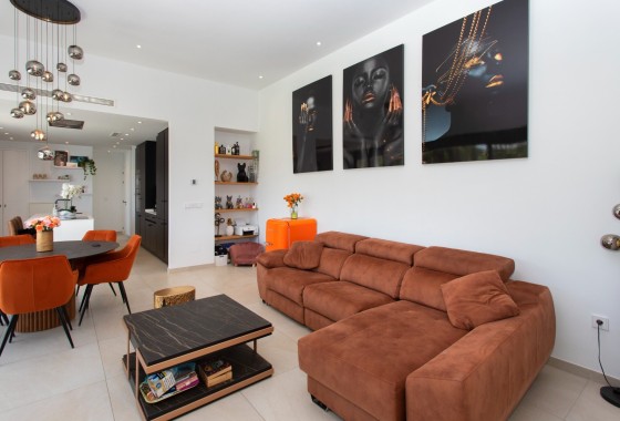 Venta - Chalet Independiente -
Rojales