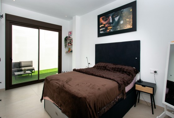 Venta - Chalet Independiente -
Rojales