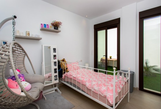 Venta - Chalet Independiente -
Rojales