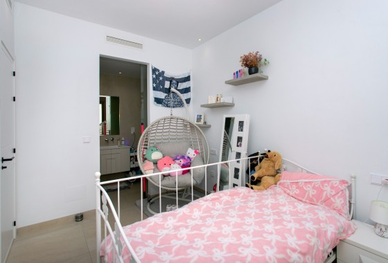 Venta - Chalet Independiente -
Rojales