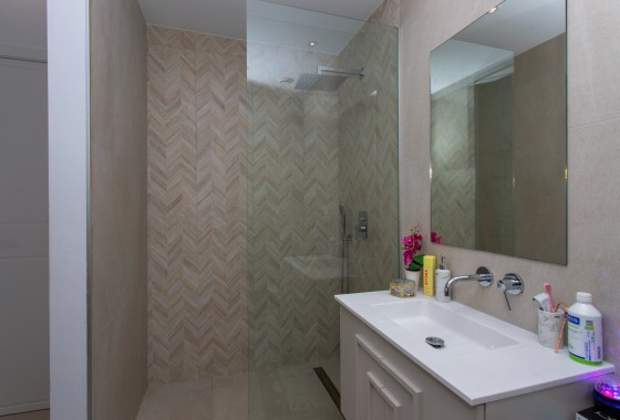 Venta - Chalet Independiente -
Rojales