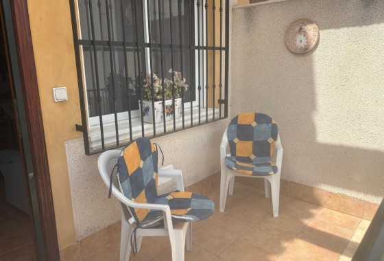 Venta - Adosado -
Algorfa