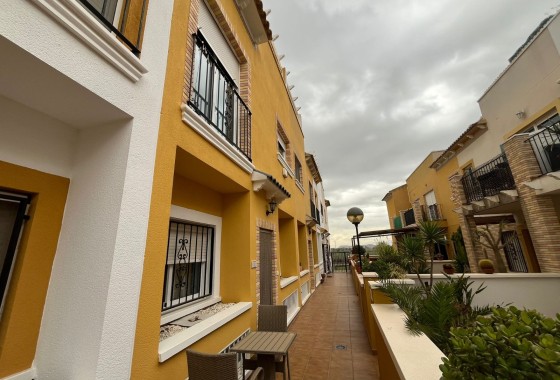 Revente - Maison de ville -
Catral