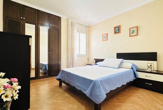 Venta - Apartamento / Piso -
Torrevieja - Center