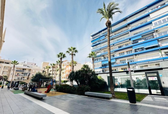 Venta - Apartamento / Piso -
Torrevieja - Center