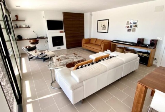 Resale - Detached Villa -
Hondón de las Nieves
