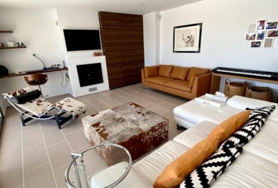 Resale - Detached Villa -
Hondón de las Nieves