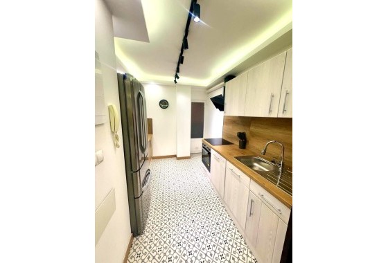 Herverkoop - Appartement / Flat -
Torrevieja - Centro - Muelle Pesquero