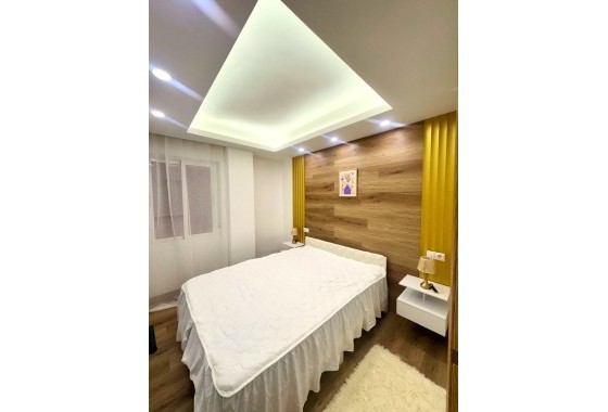 Herverkoop - Appartement / Flat -
Torrevieja - Centro - Muelle Pesquero