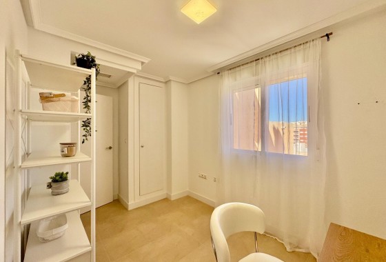 Herverkoop - Appartement / Flat -
Torrevieja - Parque de las Naciones