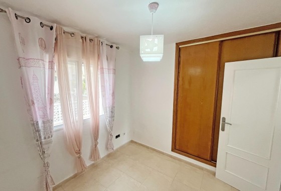 Resale - Reihenhaus -
San Miguel de Salinas - Las filipinas