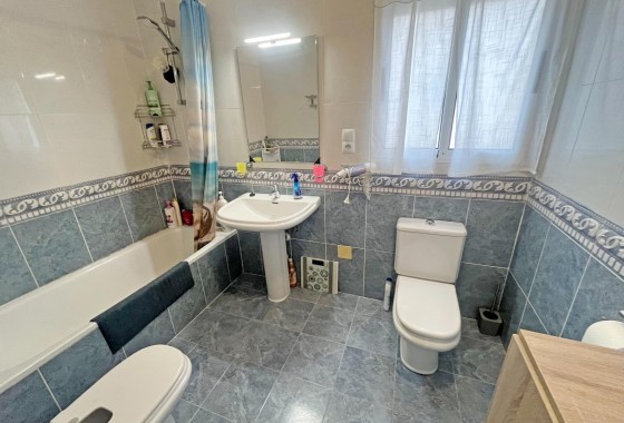 Resale - Reihenhaus -
San Miguel de Salinas - Las filipinas