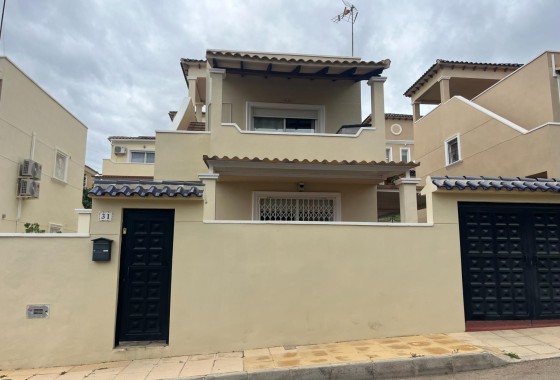 Resale - Reihenhaus -
San Miguel de Salinas - Las filipinas