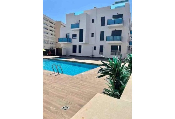 Herverkoop - Appartement / Flat -
Torrevieja - Estacion de autobuses