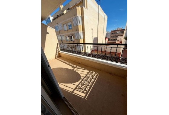 Herverkoop - Vrijstaande Villa -
Torrevieja - Center