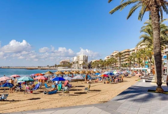 Herverkoop - Vrijstaande Villa -
Torrevieja - Center